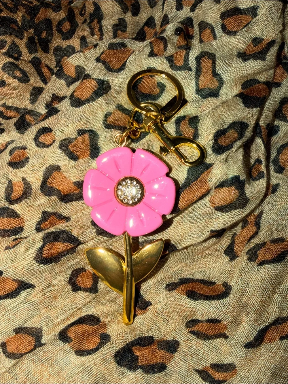 3/$15 🌸 Pink Flower Gold-Tone Keychain Charm - For purse or backpack